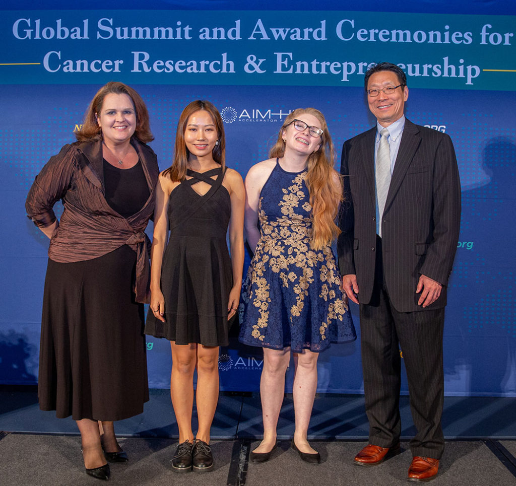 GirardIm_NFCR2022-1569 small Group Photo on Stage at the Summit 2022